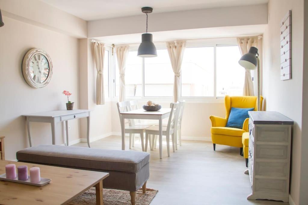 Lloret De Mar - Beachside Apartment - Free Parking - Limited Size Car Ngoại thất bức ảnh