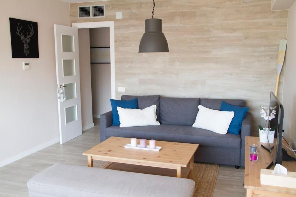 Lloret De Mar - Beachside Apartment - Free Parking - Limited Size Car Ngoại thất bức ảnh